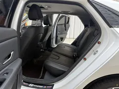 2023 Hyundai Elantra 1.5L CVT LUX Premium, белый — фото 5