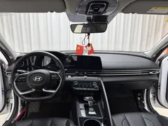 2023 Hyundai Elantra 1.5L CVT LUX Premium, белый — фото 6
