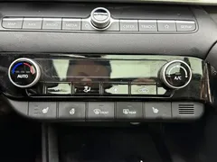2023 Hyundai Elantra 1.5L CVT LUX Premium, белый — фото 8