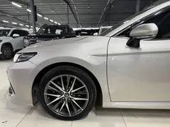 2021 Toyota Camry 2.5G Luxury — фото 4