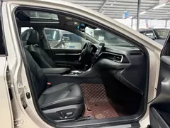 2021 Toyota Camry 2.5G Luxury — фото 14