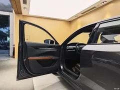 2022 Changan UNI-V 1.5T smart pilot model — фото 7