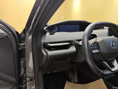 2022 Changan UNI-V 1.5T smart pilot model — фото 12