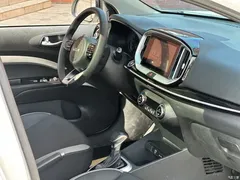 2021 Kia Yipao 1.4L CVT sunroof, белый — фото 10