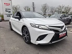 2019 Toyota Camry 2.0S Fashion VI, белый — фото 3