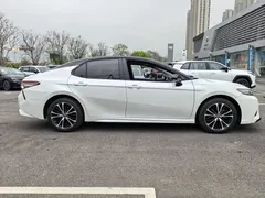 2019 Toyota Camry 2.0S Fashion VI, белый — фото 13