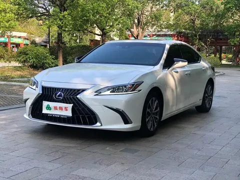 2021 Lexus ES 300h