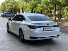 2021 Lexus ES 300h, белый — фото 4