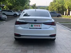 2021 Lexus ES 300h, белый — фото 6