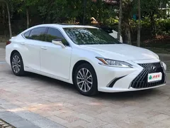 2021 Lexus ES 300h, белый — фото 7