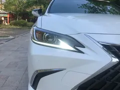 2021 Lexus ES 300h, белый — фото 8