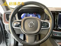 2022 Volvo XC60 4WD Luxury, чёрный — фото 3