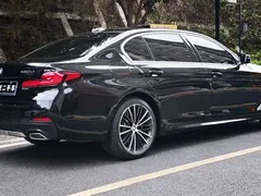 2021 BMW 5 Series 5 530Li, чёрный — фото 6