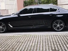 2021 BMW 5 Series 5 530Li, чёрный — фото 9
