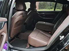 2021 BMW 5 Series 5 530Li, чёрный — фото 11