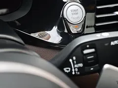 2021 BMW 5 Series 5 530Li, чёрный — фото 20