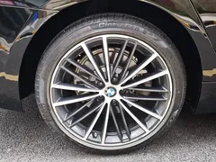 2021 BMW 5 Series 5 530Li, чёрный — фото 35
