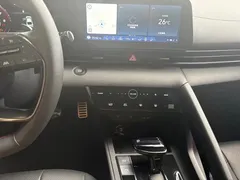 2022 Hyundai Elantra 240TGDi DCT LUX Premium — фото 9