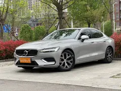 2023 Volvo S60 B4 Luxury — фото 1