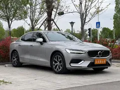 2023 Volvo S60 B4 Luxury — фото 3