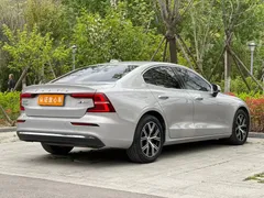 2023 Volvo S60 B4 Luxury — фото 9