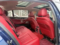 2021 BMW 5 Series 535Le PHEV Luxury Package, синий — фото 15