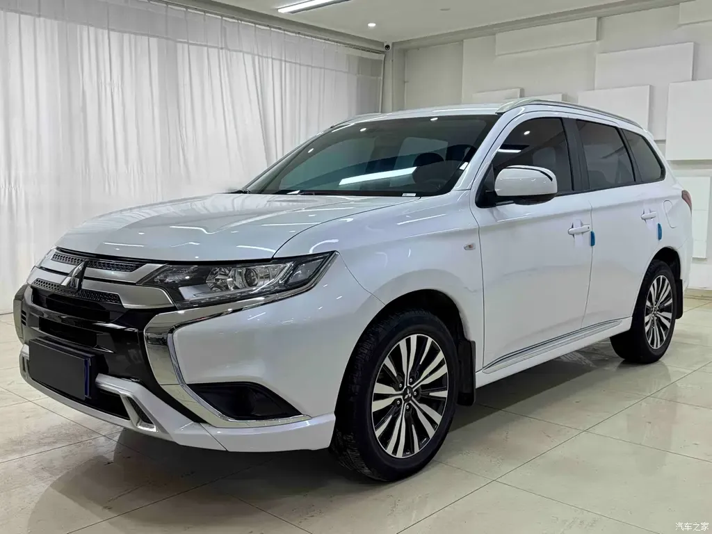 2021 Mitsubishi Outlander 2.0L 2WD 5 Seats