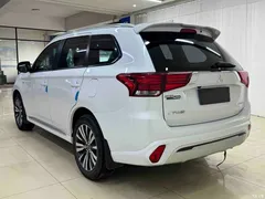 2021 Mitsubishi Outlander 2.0L 2WD 5 Seats, белый — фото 4