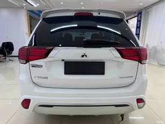 2021 Mitsubishi Outlander 2.0L 2WD 5 Seats, белый — фото 5