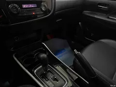 2021 Mitsubishi Outlander 2.0L 2WD 5 Seats, белый — фото 13