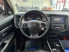 2021 Mitsubishi Outlander 2.0L 2WD 5 Seats, белый — фото 16