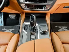 2022 BMW 5 Series 5 525i M, чёрный — фото 12