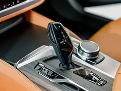 2022 BMW 5 Series 5 525i M, чёрный — фото 14