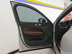2023 Volvo XC60 B5 4WD Zhiyi Luxury — фото 7