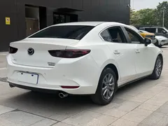 2021 Mazda 3 2.0L AT, белый — фото 6