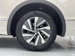 2022 Volkswagen Tiguan L PHEV 430PHEV PHEV Premium, белый — фото 23