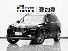 2022 BMW X7 xDrive40i, чёрный — фото 1