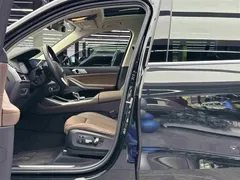 2022 BMW X7 xDrive40i, чёрный — фото 6