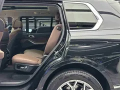 2022 BMW X7 xDrive40i, чёрный — фото 7