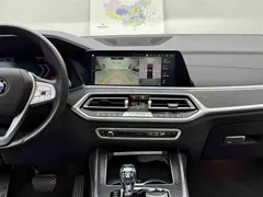 2022 BMW X7 xDrive40i, чёрный — фото 10