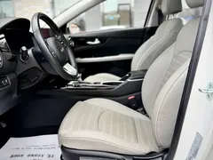2023 Kia Cerato 1.5L CVT Luxury, белый — фото 10