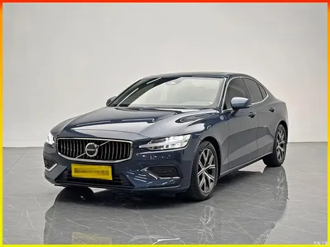 2023 Volvo S60 B4 Zhiyi Luxury
