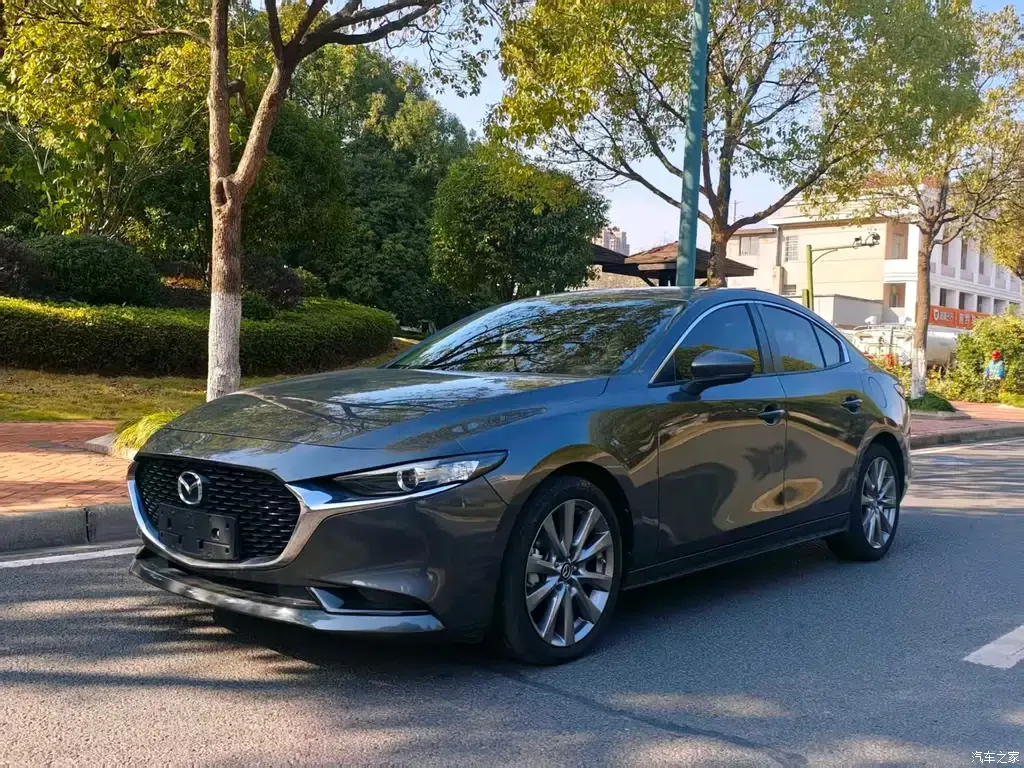 2022 Mazda Axela 2.0L AT Zhiya Obsidian