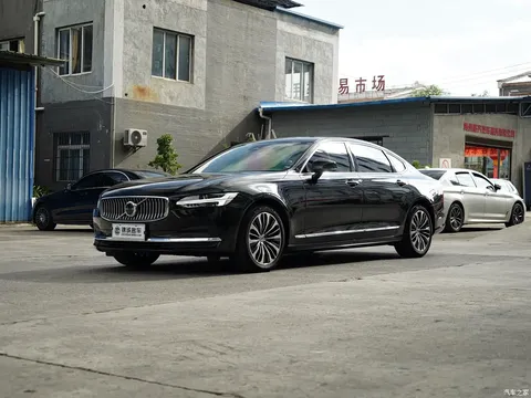2022 Volvo S90 B5 Zhiyi Luxury