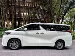 2020 Toyota Alphard Hybrid 2.5L Luxury, белый — фото 3