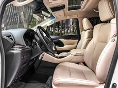 2020 Toyota Alphard Hybrid 2.5L Luxury, белый — фото 13