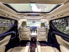 2020 Toyota Alphard Hybrid 2.5L Luxury, белый — фото 15