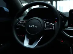 2021 Kia Cerato 1.5L CVT Refresh, белый — фото 12