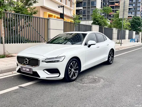 2022 Volvo S60 B4 Zhiyi Luxury
