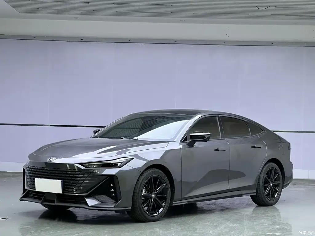 2022 Changan UNI-V 1.5T Premium Type